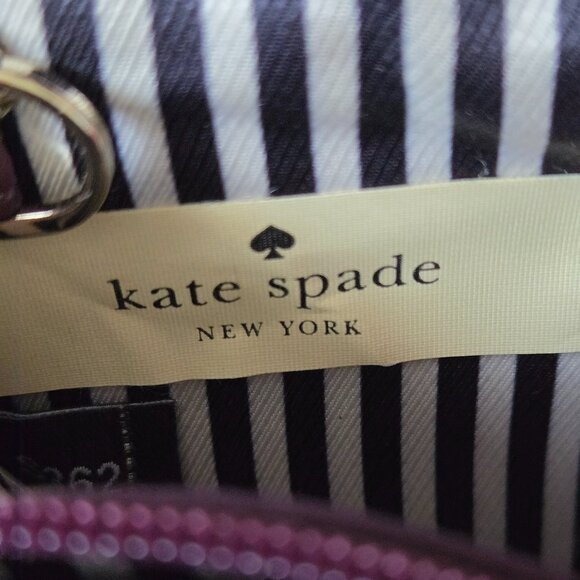 Kate spade scalloped keychain wallet/ card case - Picture 11 of 16